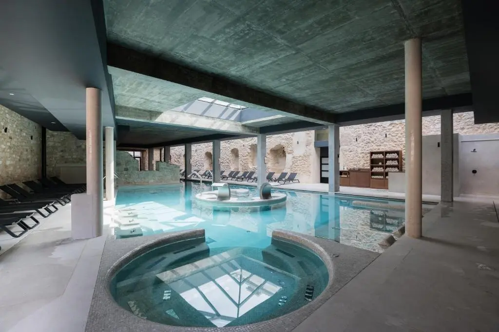 Piscina termal en Castilla Termal Brihuega
